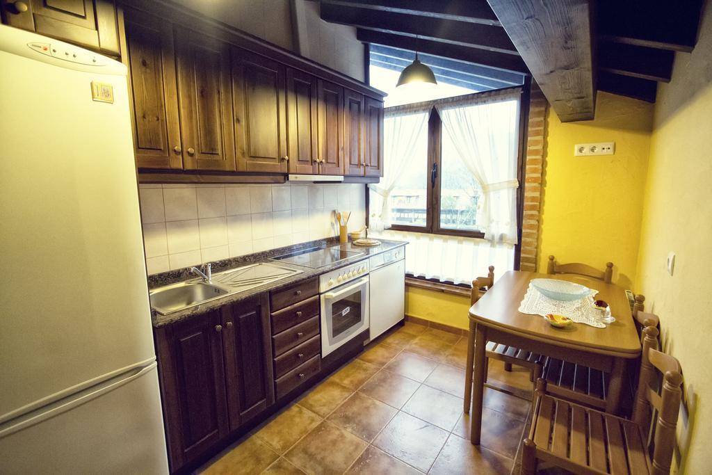 Apartamentos El Caseron Сото де Кангас Екстериор снимка