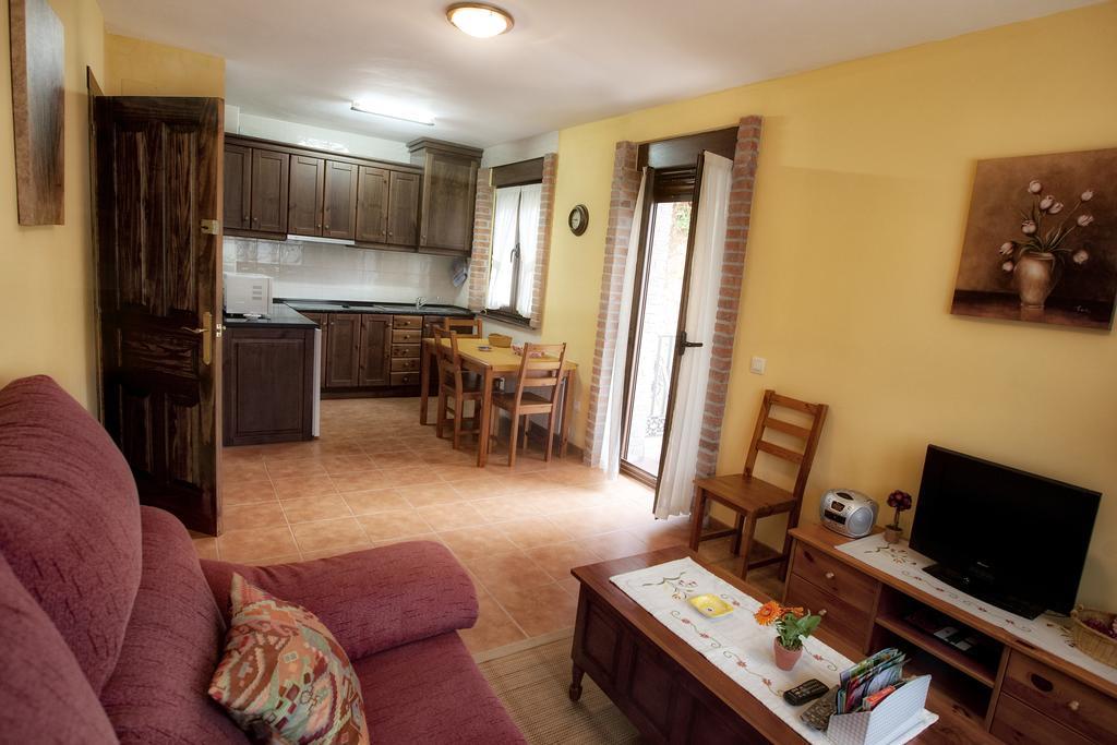Apartamentos El Caseron Сото де Кангас Екстериор снимка